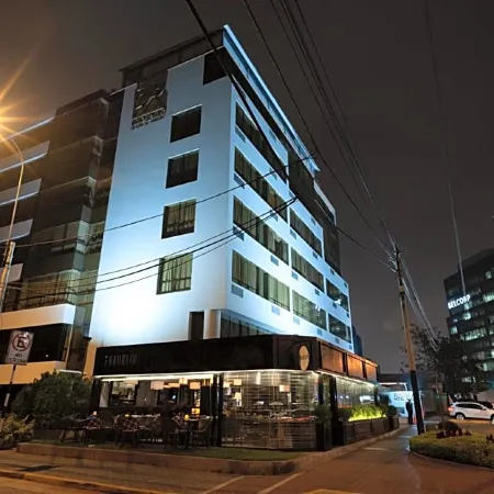 Roosevelt Hotel & Suites