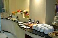 Sandesh the Prince - breakfast