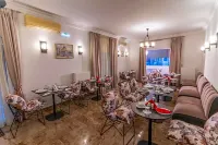 Aklidi Hotel - parking