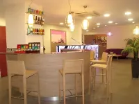 هوتل آن دي بريتان - بار