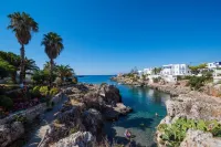 Avlemonas Bay Sea Houses. Hotels near Venetian Castle