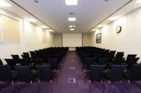 Premier Inn Abu Dhabi Airport (Business Park) - Business