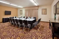 Pittsburgh Airport Inn and Suites - 2성급
