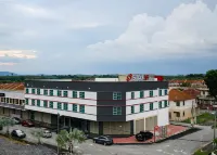 Stay 365 Hotel Hotels in Temin