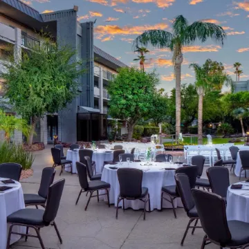 Holiday Inn & Suites PHOENIX AIRPORT NORTH by IHG