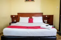 RedDoorz Plus near DC Mall Batam Hoteles en Lubuk Baja
