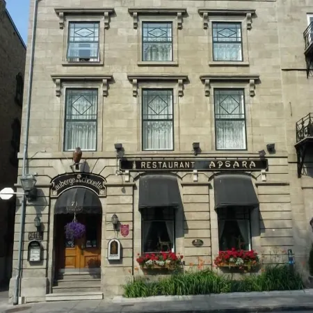 North House - Auberge la Chouette Hôtel Automatisé Отели рядом с достопримечательностью «Центр Morrin»