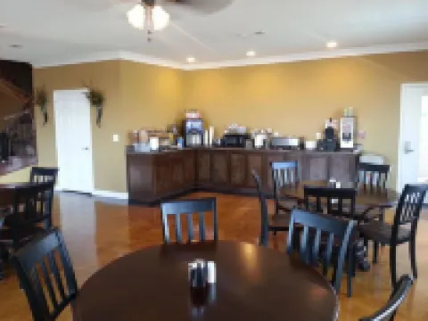 Black Gold Inn Hotels in DeWitt County