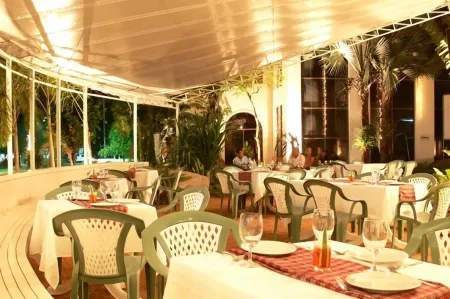 Royal Diamond Hotel Отели в г. Пхетчабури