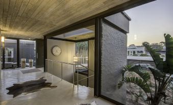 The House Quarters