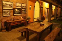 Guest House Rumah Wahidin Syariah Hotels in Mayangan