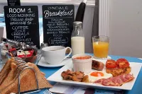 Lyndale Guest House - breakfast