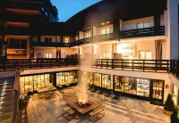 Rock Noir & Spa Hotels near Ski Connections