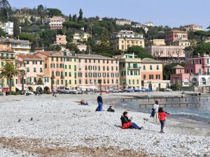 Una Finestra su Villa Durazzo by Wonderful Italy