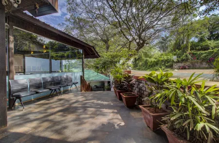 Rainforest Villa Отели в г. Панчгани