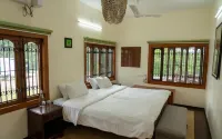 The Inglewood Bungalow Hotels near Grange TreeTop Adventure