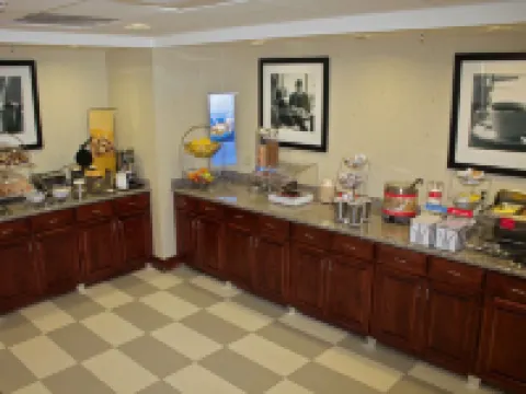 Hampton Inn & Suites Norfolk-Airport Hotels in Norfolk