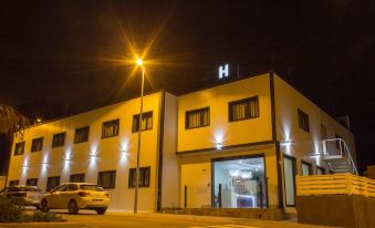 6. Hotel Po..