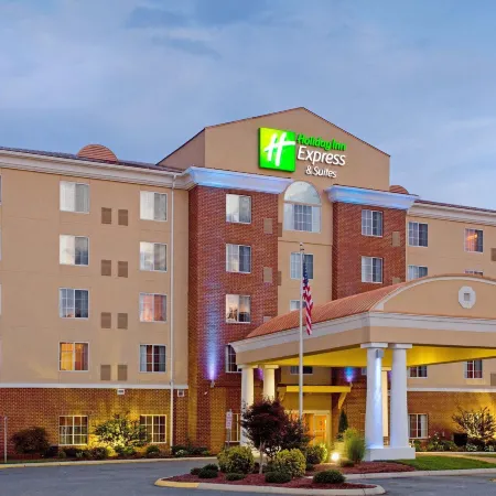 Holiday Inn Express & Suites Petersburg - Fort Lee by IHG