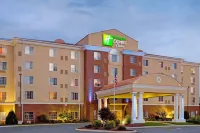 Holiday Inn Express & Suites Petersburg - Fort Gregg Adams Hotels near Krupp K5(E) Railway Canon