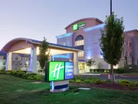 โรงแรมฮอลิเดย์ อินน์ เอ็กซ์เพรส แซคราเมนโต แอร์พอร์ต นาโตมัส บาย IHG โรงแรมในซาคราเมนโต