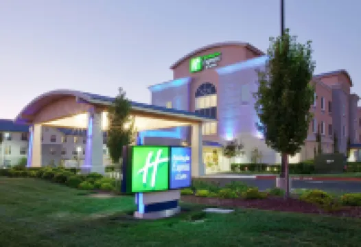 Holiday Inn Express & Suites SACRAMENTO AIRPORT NATOMAS by IHG