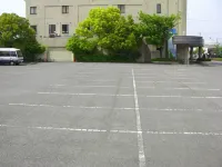 Sakaide Plaza Hotel - parking