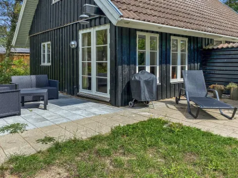 "Annlouise" - 300m from the Sea