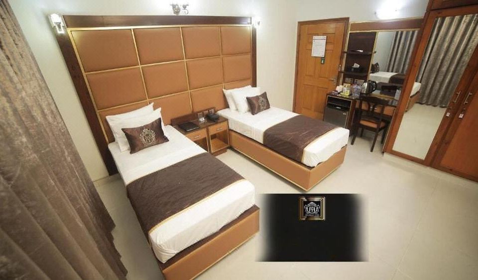  Four Squares Karachi, Bed and breakfast, Karachi, Pakistan -  price, booking, contact