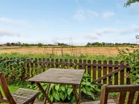 "Clausina" - 600m from the Sea Hotels in Bredebro