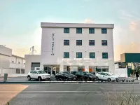 Blu Hotel 4 4 S.R.L. Các khách sạn ở Assago