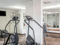 Days Inn & Suites by Wyndham Sunnyvale - Gym
