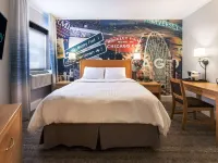 HOTEL VERSEY CHICAGO LINCOLN PARK Hotels near Lakeview