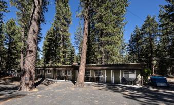 Emerald Bay Lodge