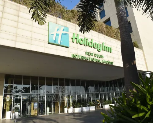 Holiday Inn New Delhi International Airport Hotels near Aerocity