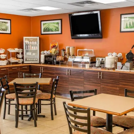 Sleep Inn & Suites Oklahoma City Northwest Отели рядом с достопримечательностью «Торговый центр "Олд Шепард"»