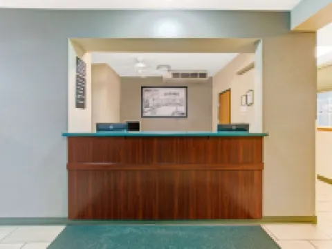 ซุปเปอร์ 8 บายวินด์แฮม เกอร์นี โรงแรมในGurnee