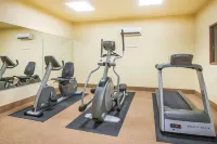 Days Inn by Wyndham Ellis - Gym