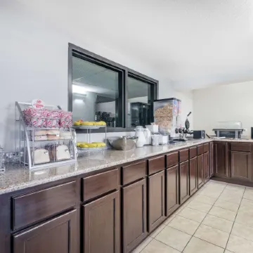 Super 8 by Wyndham Pierre SD