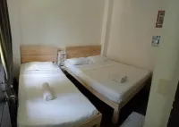 Lola's Lodge