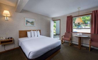 Americas Best Value Inn and Suites Lake George