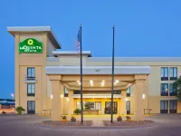 La Quinta Inn & Suites by Wyndham Salina