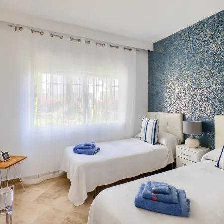 Cozy Beach Side Apartment with Pool