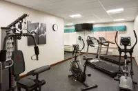 Country Inn & Suites by Radisson, Grand Rapids Airport, MI - gimnasio