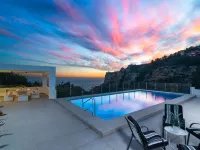 Vista Al Mar - Pools