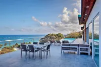 Luxury St Croix Home w/ Oceanfront Pool & Views - Pysäköinti