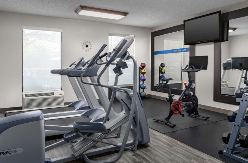 Hampton Inn & Suites Lake Mary at Colonial TownPark photo 2