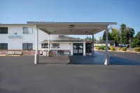 俄勒岡州波特蘭格雷舍姆6號汽車旅館 Persimmon Country Club附近的飯店