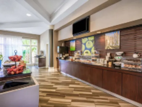 La Quinta Inn & Suites by Wyndham Myrtle Beach Broadway Area Hotels in Myrtle Beach