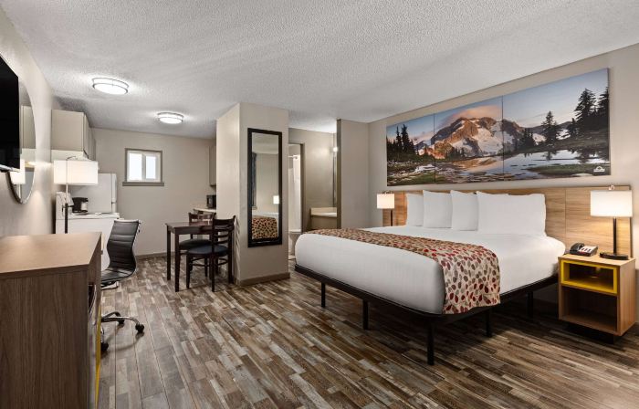 Days Inn by Wyndham Lakewood South Tacoma